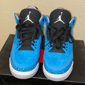 Air Jordan retro powder blue 3’s